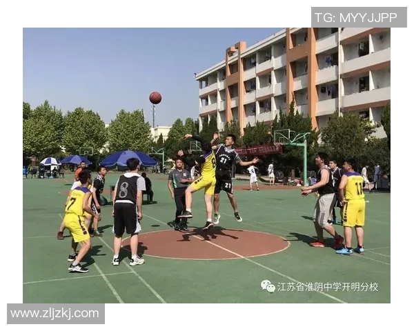 南京篮球队在杯赛中的耐力表现分析与赛场策略探讨